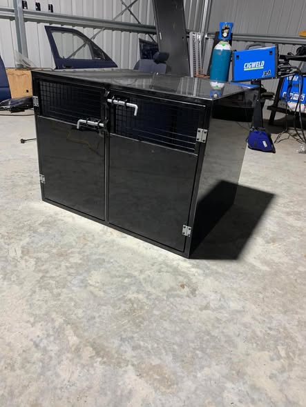 Triple-bay dog box build